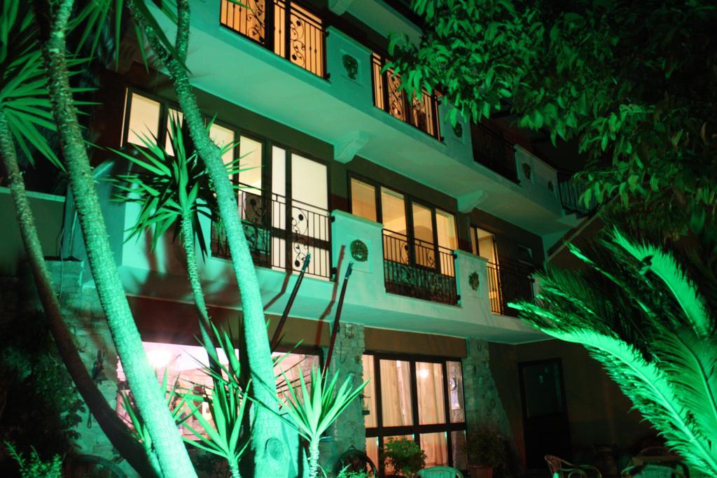 B&B Il Giardino Delle Meraviglie Melito Di Porto Salvo Eksteriør bilde